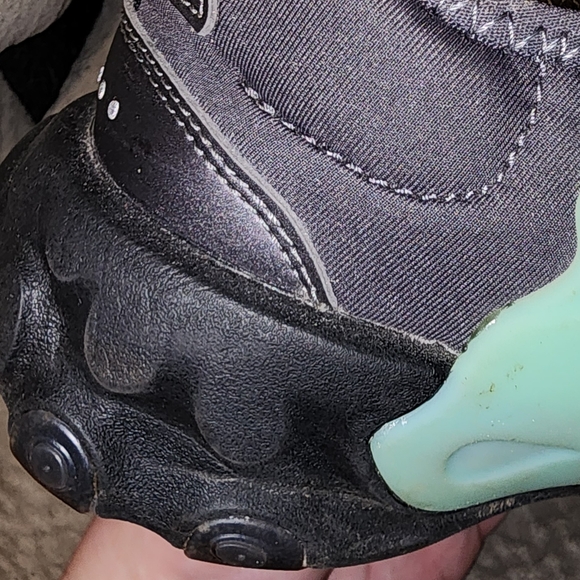 Nike React Presto GS Youth 7y Thunder Gray Green Purple Women Size 8.5 - Picture 2 of 3